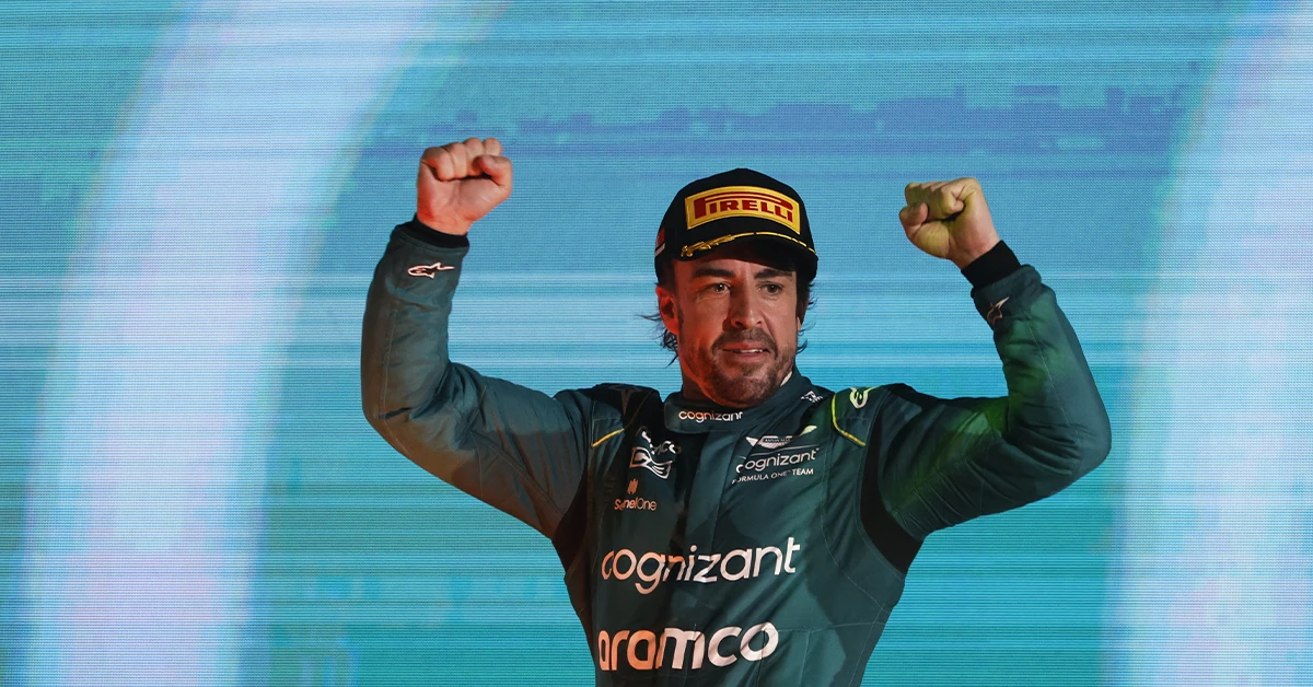 Alonso se moque de la pénalité : “J’étais sur le podium, j’ai pris le trophée”