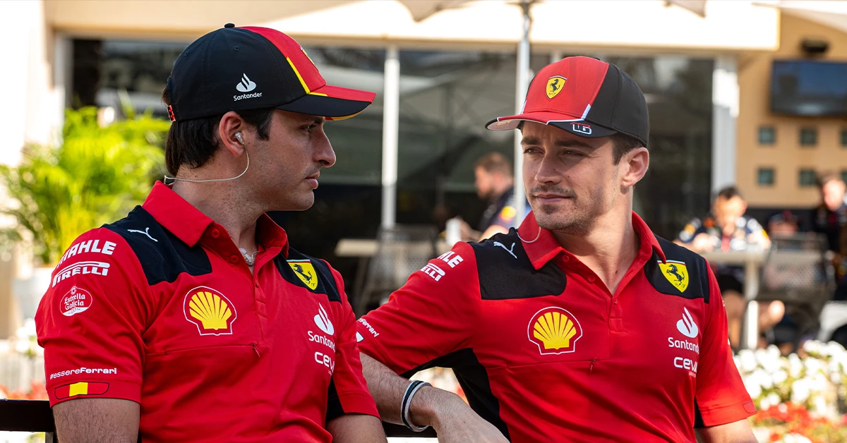 Alonso est “plus proche d’une victoire” que Ferrari selon Sainz