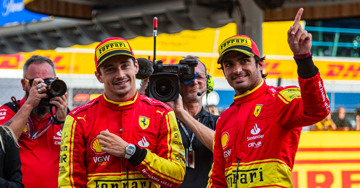 Villeneuve critique Leclerc : “Sainz est le meilleur pilote actuellement chez Ferrari”