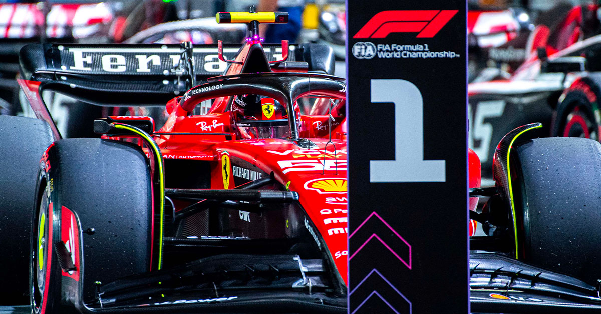 Ferrari renoue avec la victoire grâce à Sainz au terme d’un final à suspense