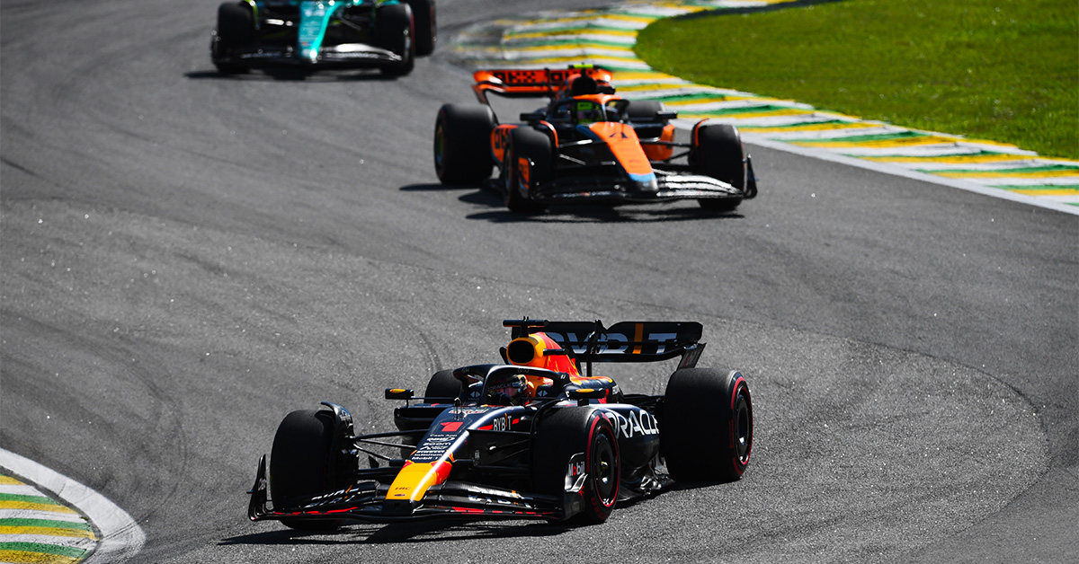 Course – Verstappen en démonstration, Alonso de retour sur le podium